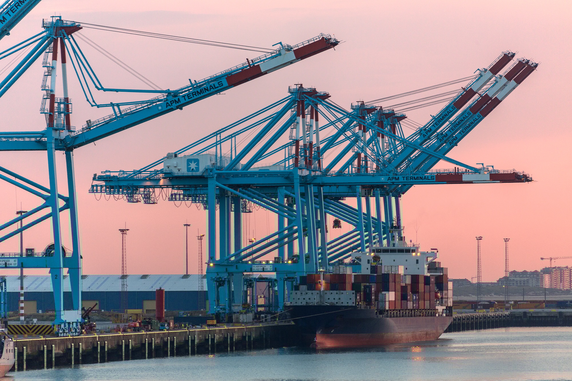 2025 container spreader price comparison chart
